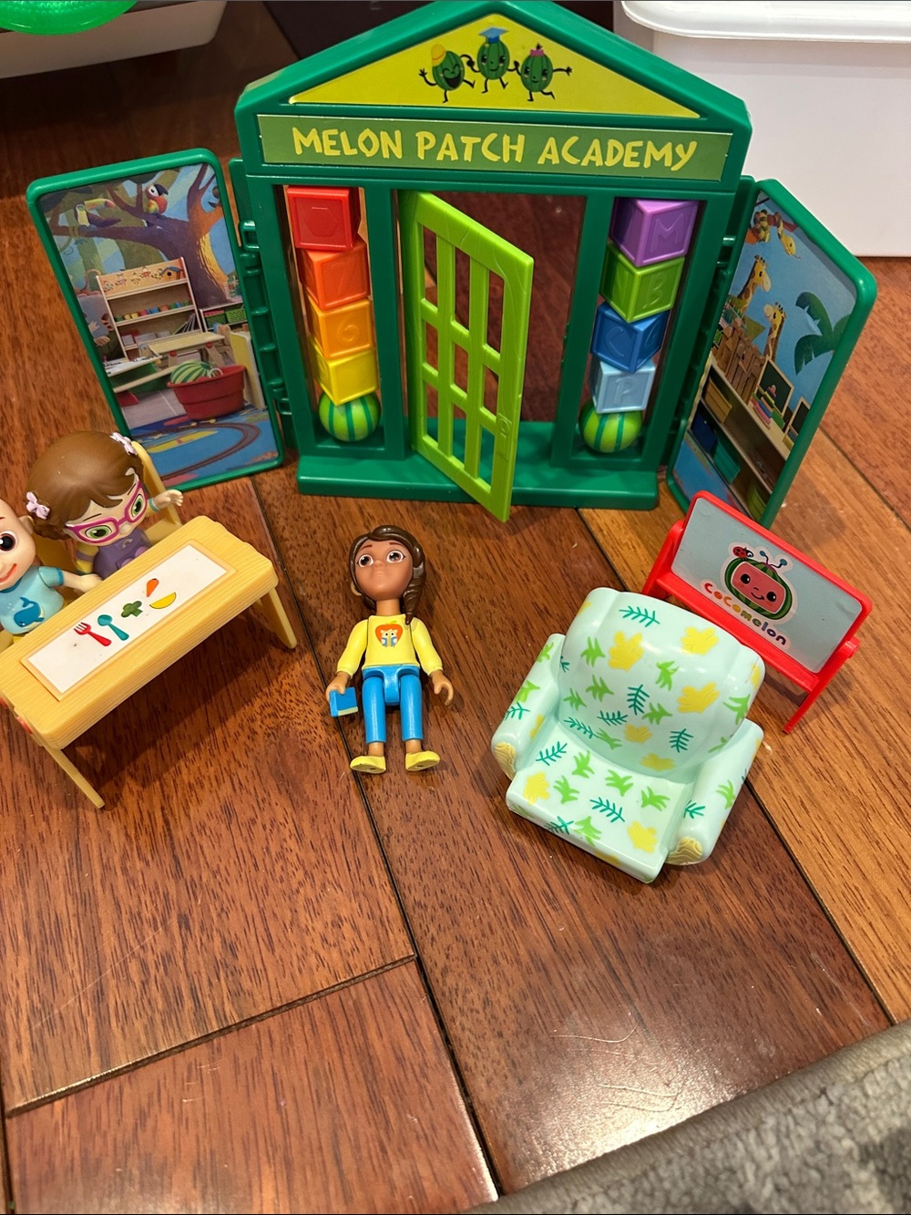 Cocomelon school set